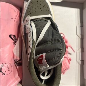 Nike Kids Sneakers - Olive and Pink